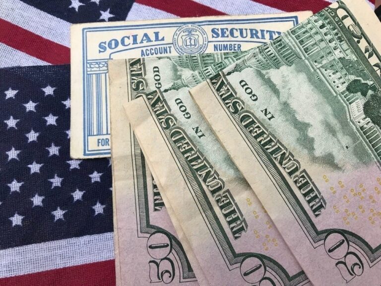 Senate Democrats Suggest $200 Monthly Social Security Hike for Seniors to Combat Inflation