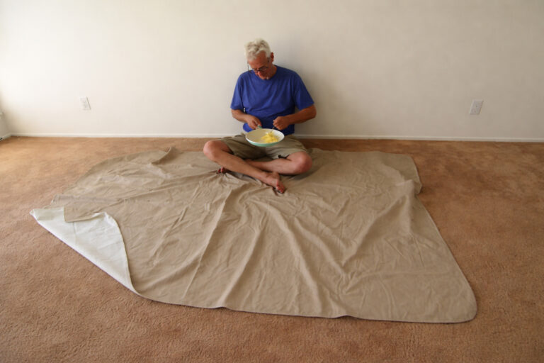 Individual adopts an ultra-frugal lifestyle in California, spending just $20 on furniture and clothing, and reshapes the concept of consumption by living with minimal belongings.