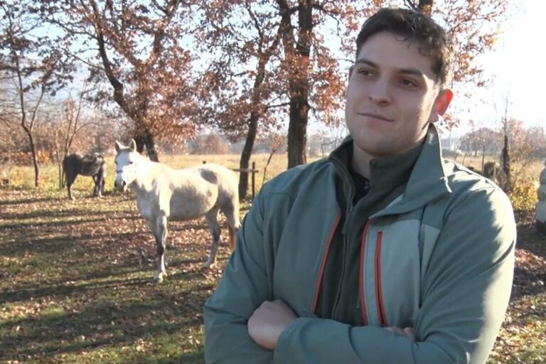 Mateja Radović opted for the tranquility of a village in Martinique and his passion for horses over the chaos of city life.